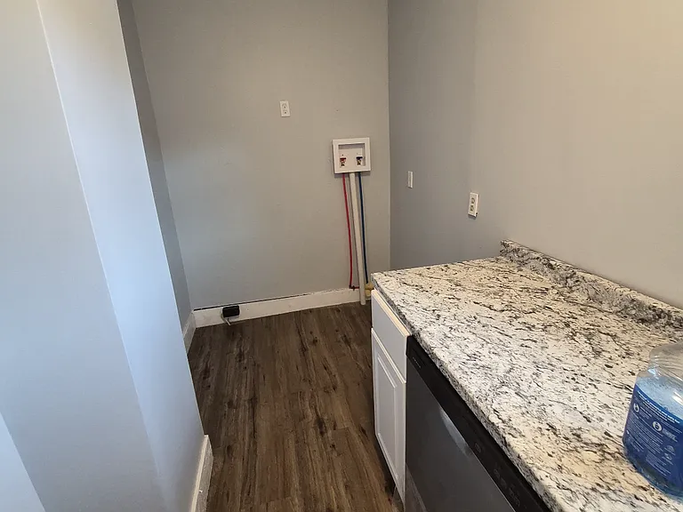 408 Keystone St #1 — Photo 14