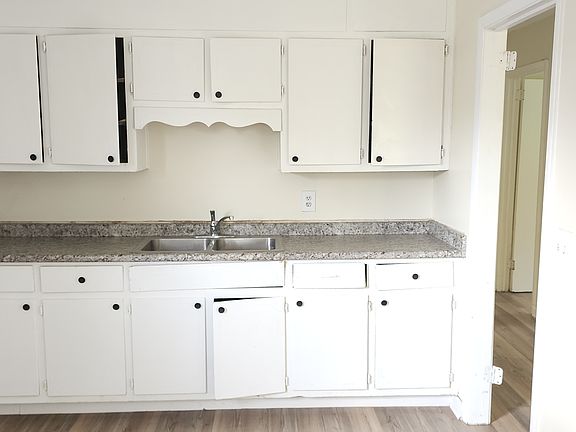 3rd image of 4304 45th Ave N