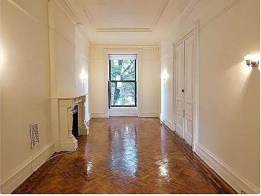 1st image of 28 Halsey St #2