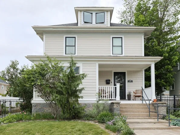 42 Bromfield St, Quincy, MA 02170