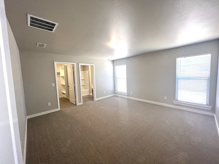 13705 Avenue Q — Photo 11