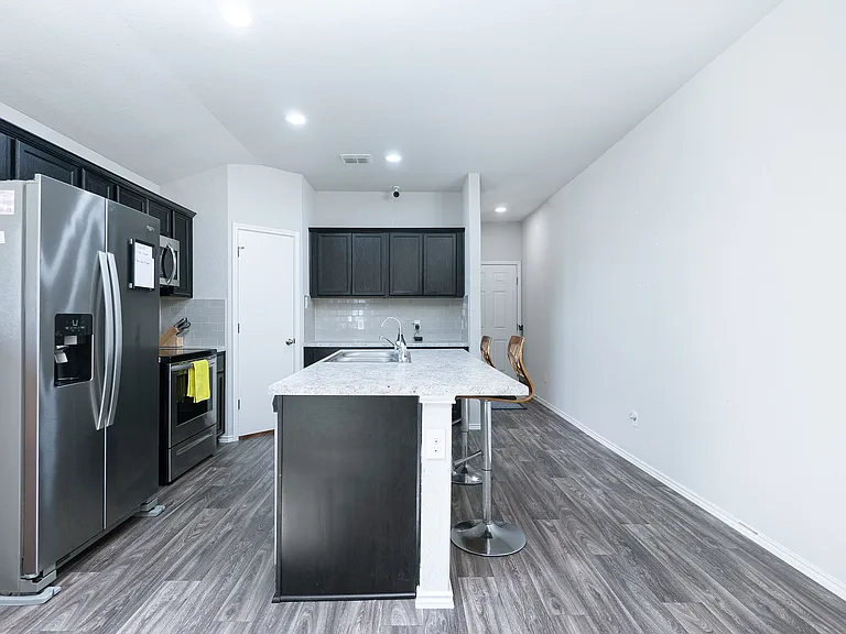 4614 Heathers Cross — Photo 4