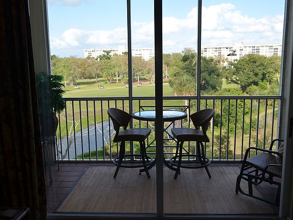 2nd image of 3500 Oaks Clubhouse Dr APT 410