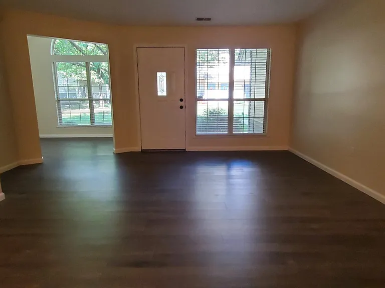 1011 Foxmeadow Dr — Photo 7