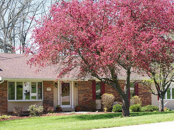 3rd image of 312 N Park Hill Dr