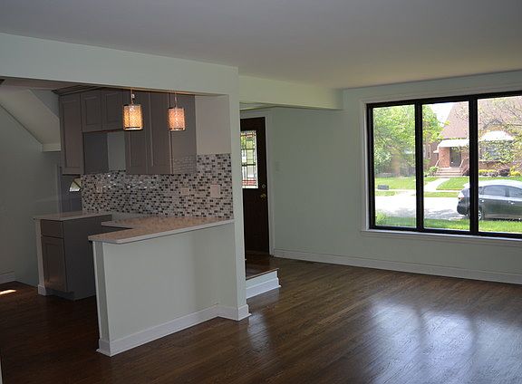 5th image of 11137 S Avenue B
