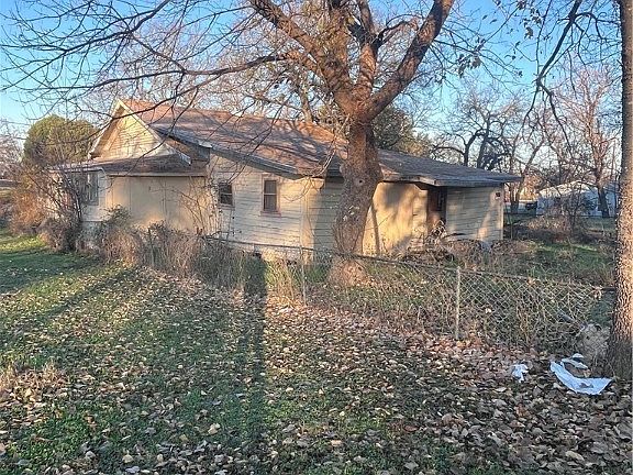 3rd image of 506 N Lutterloh Ave