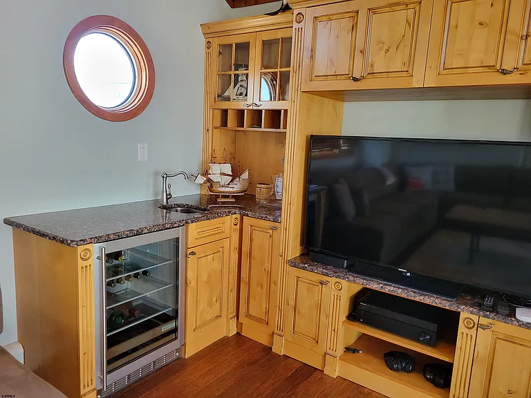 8601 Fulton Ave — Photo 39
