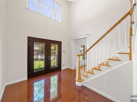 3rd image of 220 Concord Drive