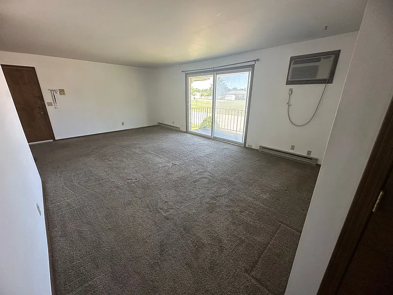 198 Mohawk Dr — Photo 3