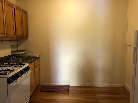 4th image of 847 Herkimer St #1A