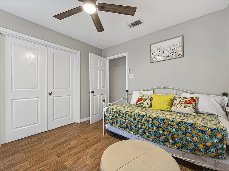 9310 Cliffwood Dr — Photo 24