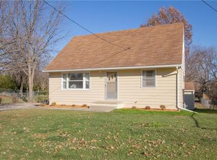 3901 E 32nd St, Des Moines, IA 50317