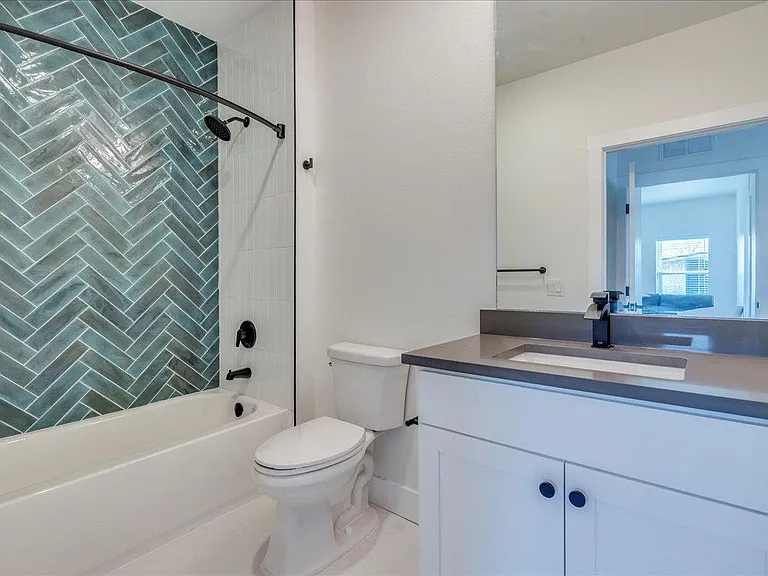 3000 Duval St #203 — Photo 14