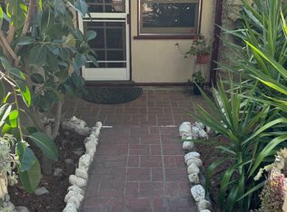 10631 Pinewood Ave, Tujunga, CA 91042