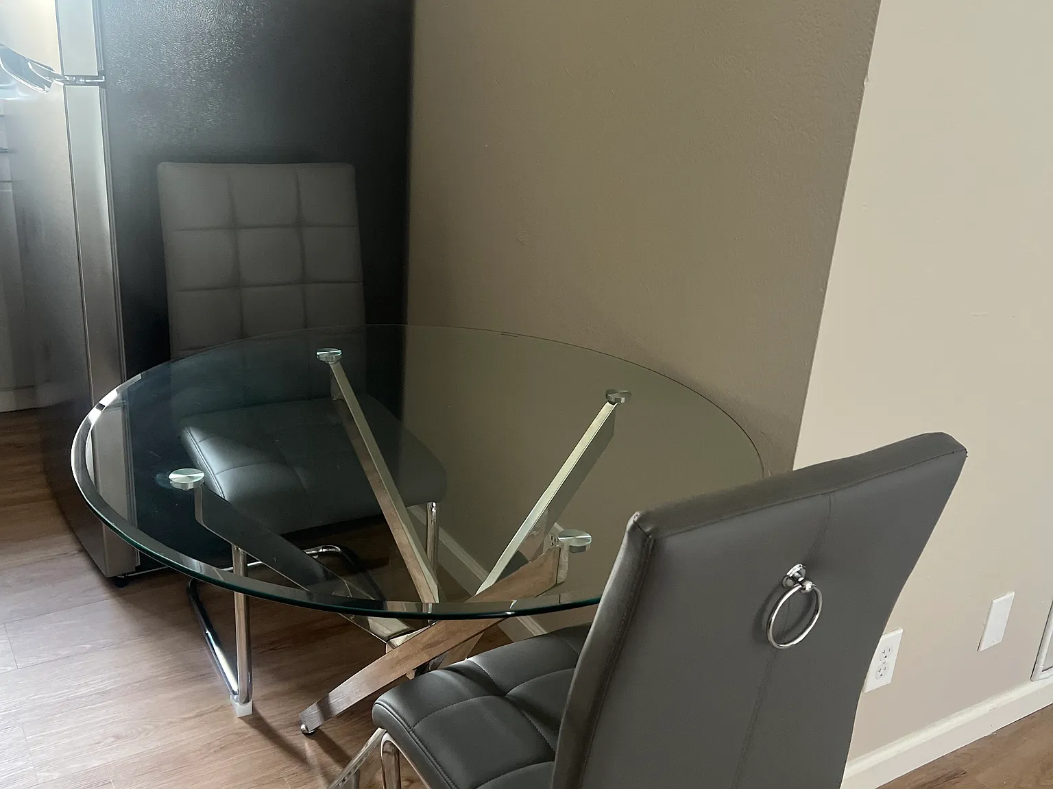 2 bed, 770 sqft, $3,300 — Photo 4