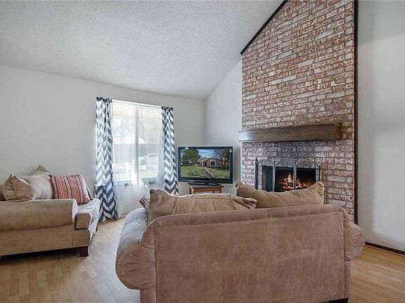 5th image of 2901 Ivanridge Ln