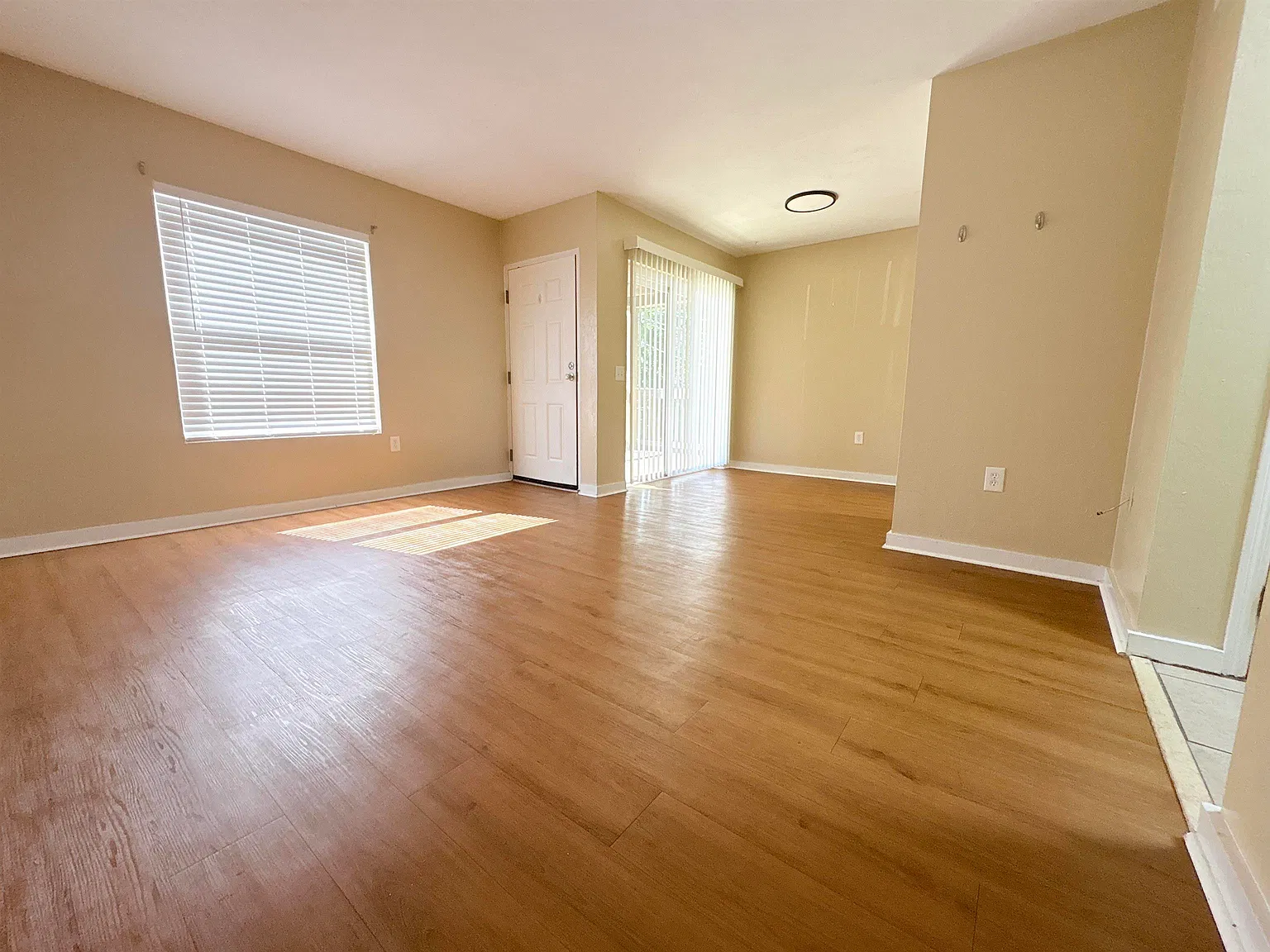 1 bed, 1.0 bath, 644 sqft, $995 — Photo 4