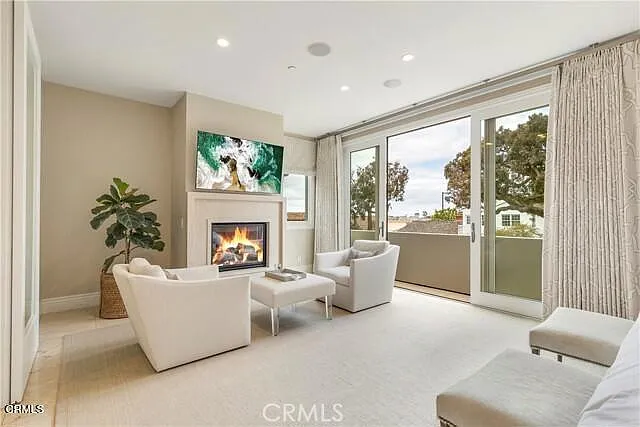 218 Narcissus Ave — Photo 8