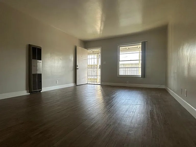 116 S Orange Ave — Photo 1