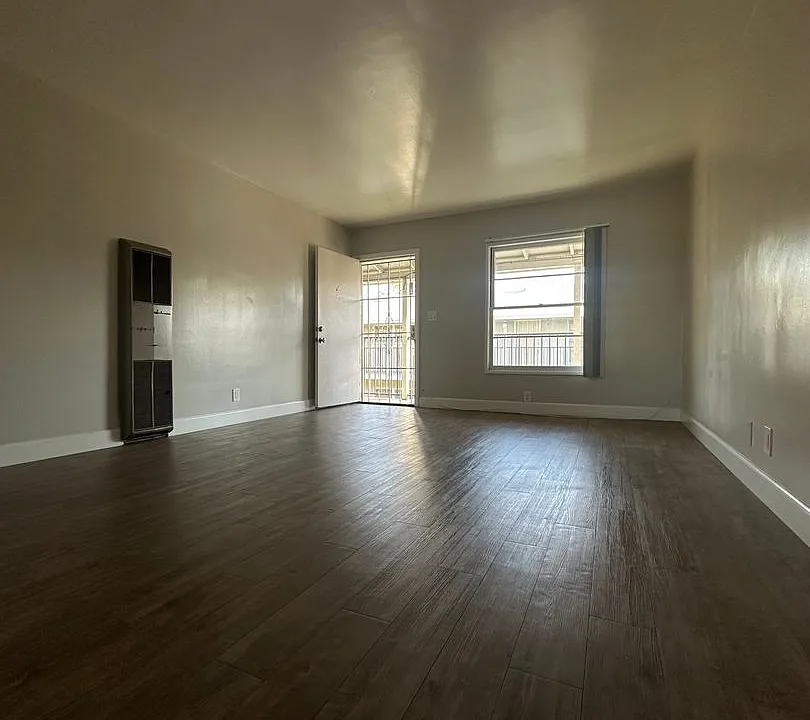LAST 1 Bedroom/ 1 Bathroom Apartment Available!