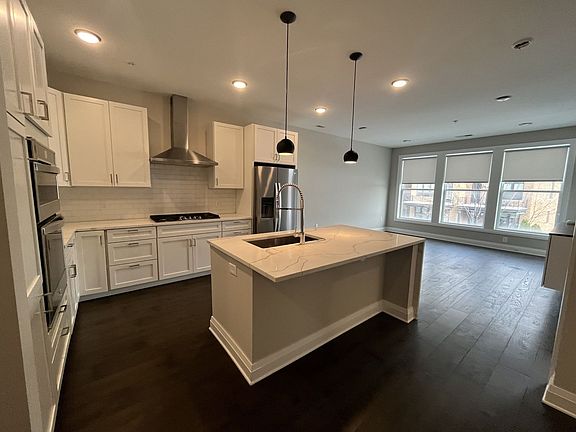 2nd image of 751 N 6th St Unit 202