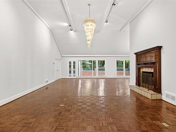 4th image of 1855 Bedfordshire Ct