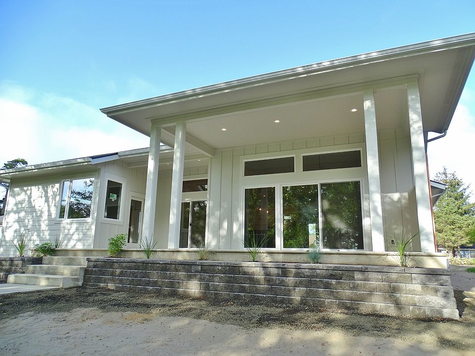 2nd image of 467 Bass Ave NE