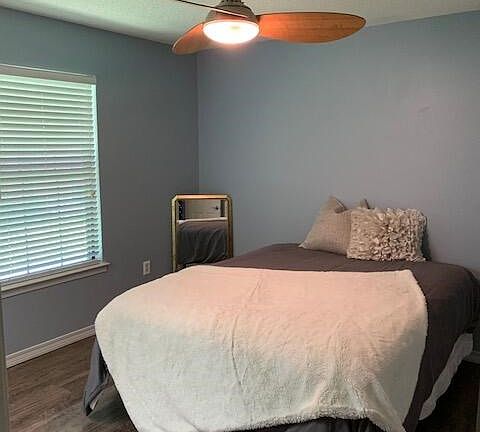 2nd image of 4816 Acorn Dr