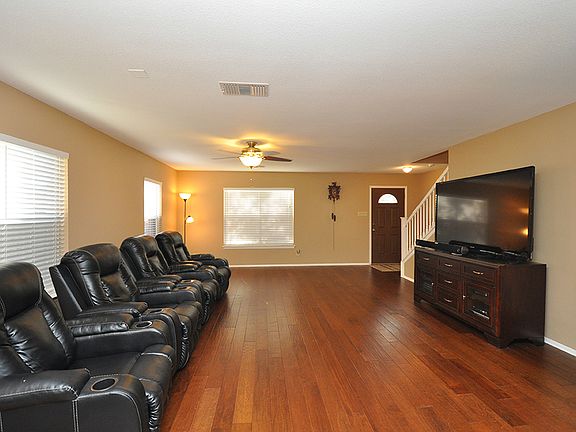 3rd image of 3716 Davenport