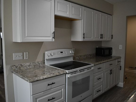 3rd image of 311 Howard St