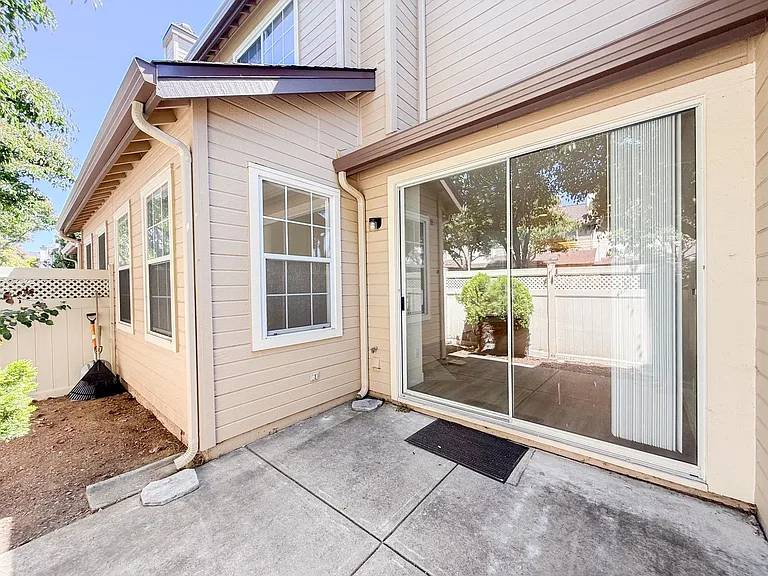2527 Baywood Way — Photo 26