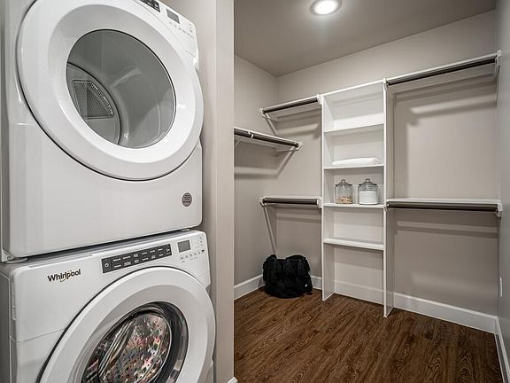3rd image of 1175 W Canterbury Ct #1105