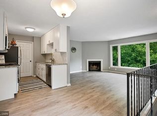 527 Broadway Ave N, Wayzata, MN 55391