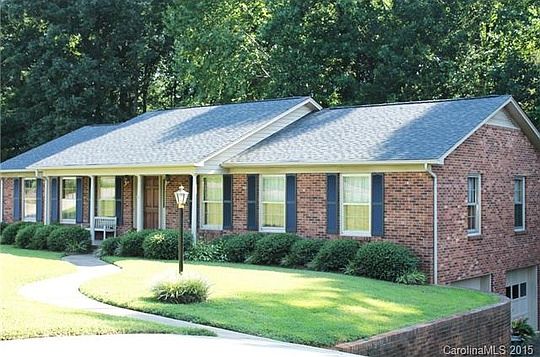 1st image of 2471 Stradford Dr