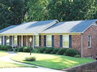2471 Stradford Dr, Gastonia, NC 28054