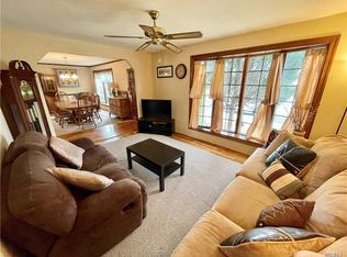 237 Hillcrest Dr, Seaford, NY 11783