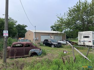 87 1st St E, Telferner, TX 77988