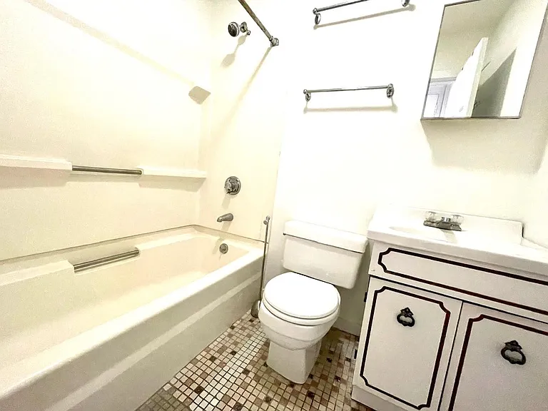 130 Marlborough St #5 — Photo 7