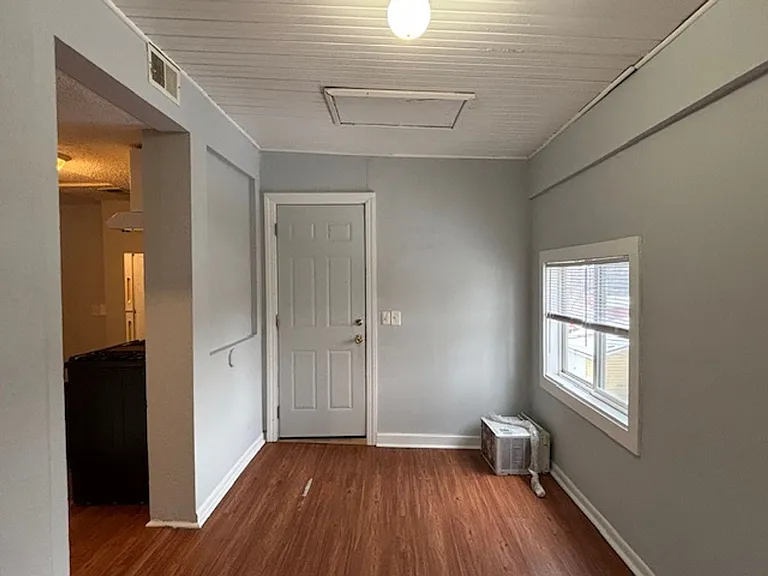580 Thomas Ave W — Photo 22