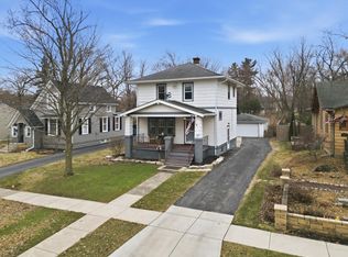 123 Elmwood Pl, Crown Point, IN