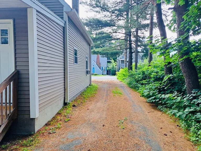 2046 Hartford Ave #5 — Photo 4