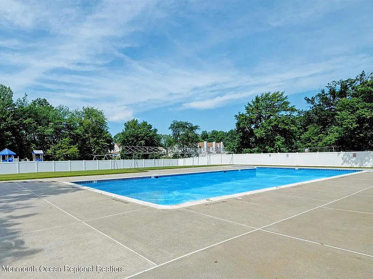 226 Teasdale Pl — Photo 29