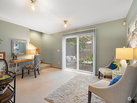 5th image of 12736 35th Avenue NE #B
