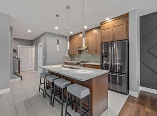 16807 60th St NW, Edmonton, AB T5Y 3S6