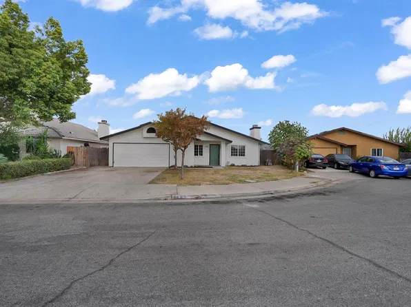 2882 W Sheldon St, Caruthers, CA 93609
