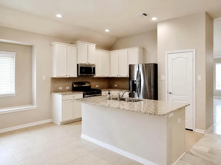 2232 Ivy Wall Dr — Photo 14