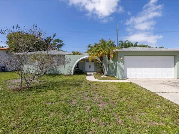 8366 Monarch Cir, Seminole, FL 33772