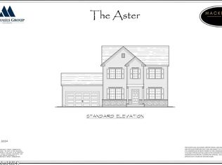 1-1B Mackenna Ct, Ballston Lake, NY