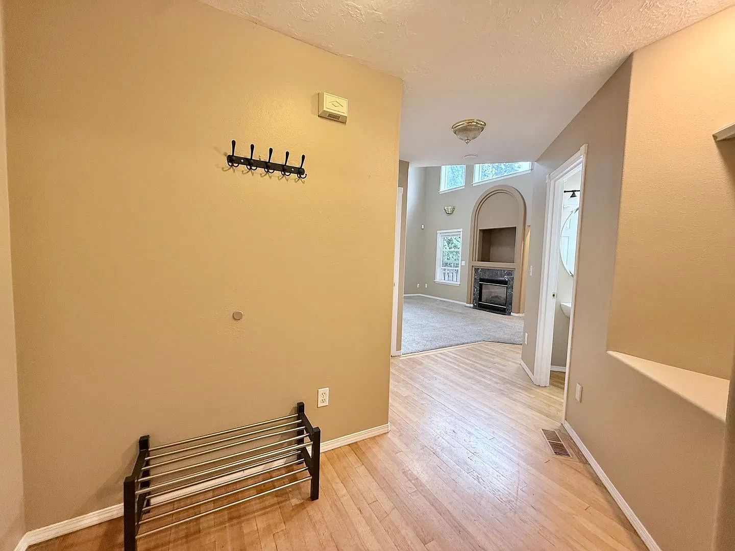 Charming 3-Bedroom Home in Troutdale with Large Porch & Fenced Backyard — Photo 4